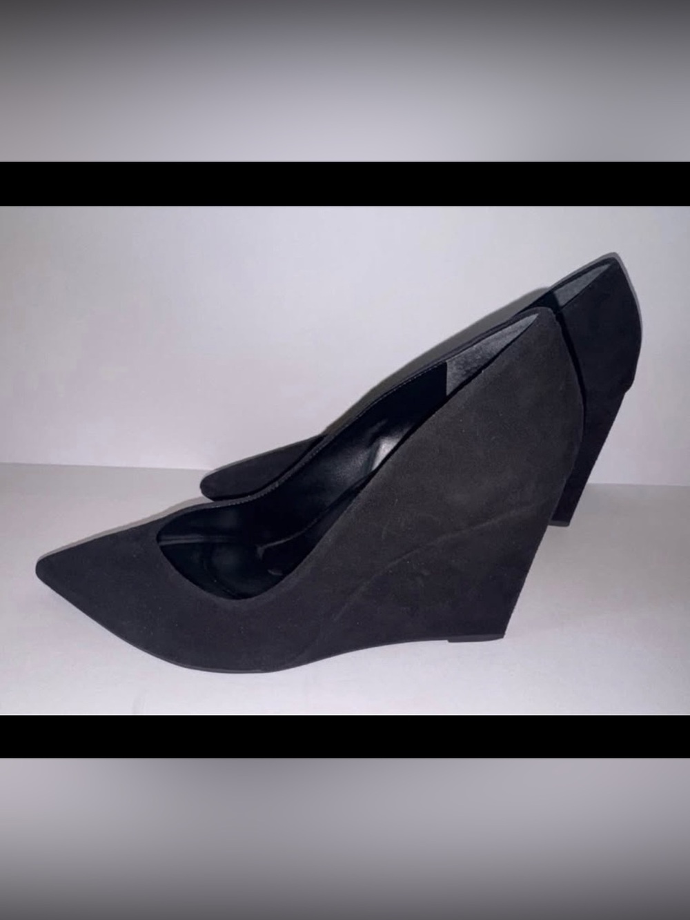 Women’s Gianni Bini Black Suede Like Wedges, size 10